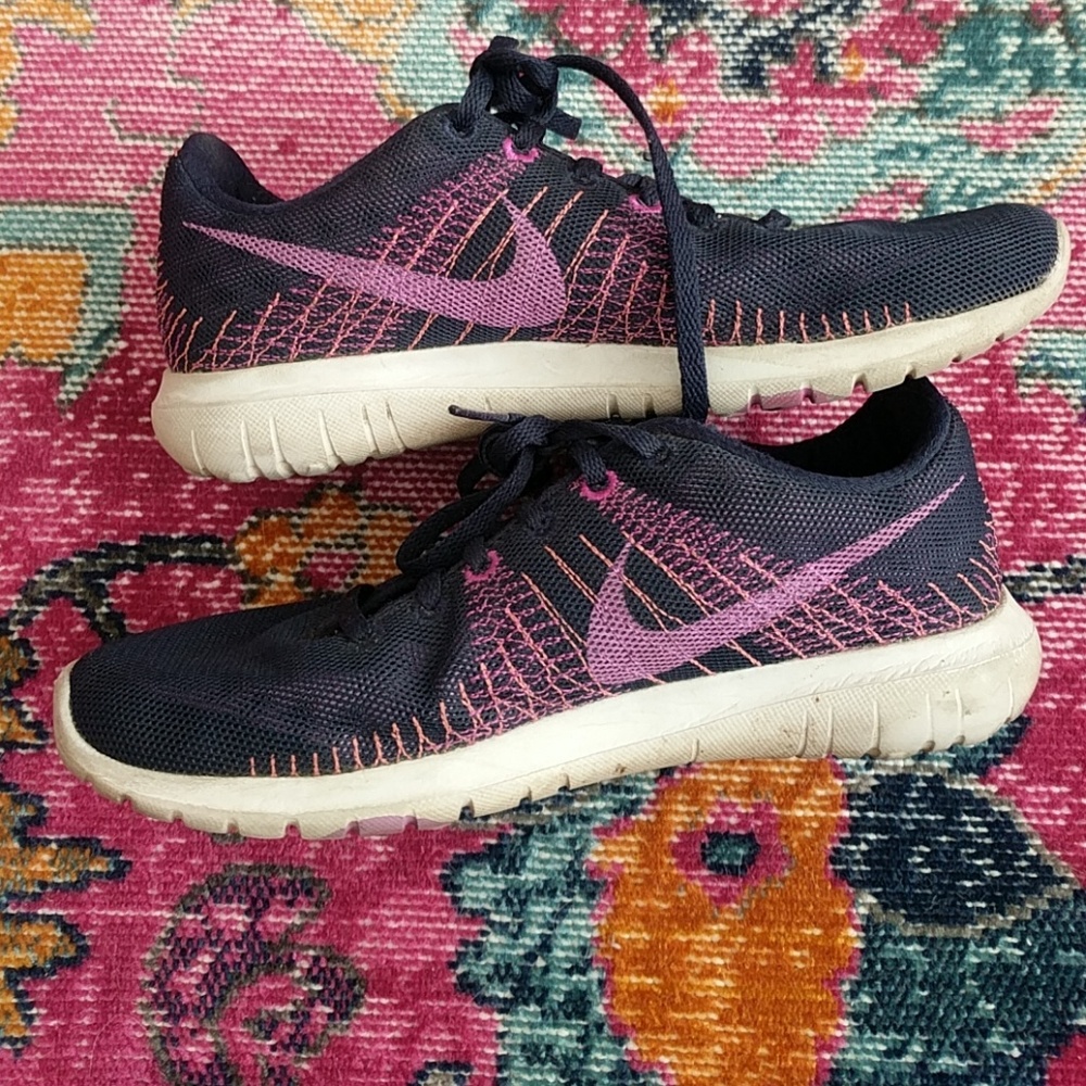 Nike Fury Size 7
